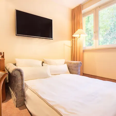 فندق ماربورغر هوف 3*